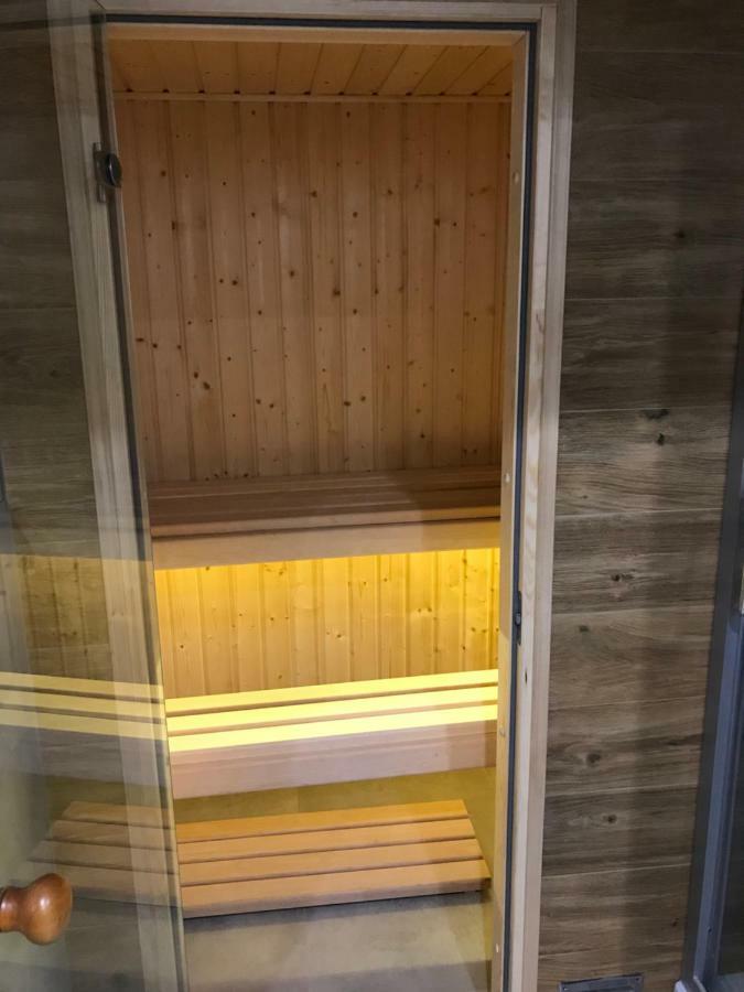 Family & Business Sauna Apartments Rynek Centrum Downtown - 2 Bedroom With Private Sauna, Balcony, Parking Kielce Esterno foto