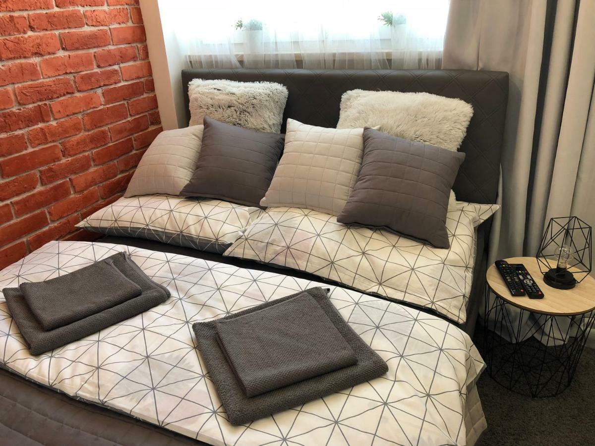 Family & Business Sauna Apartments Rynek Centrum Downtown - 2 Bedroom With Private Sauna, Balcony, Parking Kielce Esterno foto
